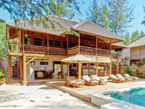  The Gili Beach Resort  Матарам